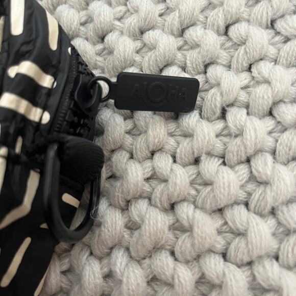 Aloha Collection• LE TOUR Rattan Cross Body Bag Purse - Picture 10 of 14